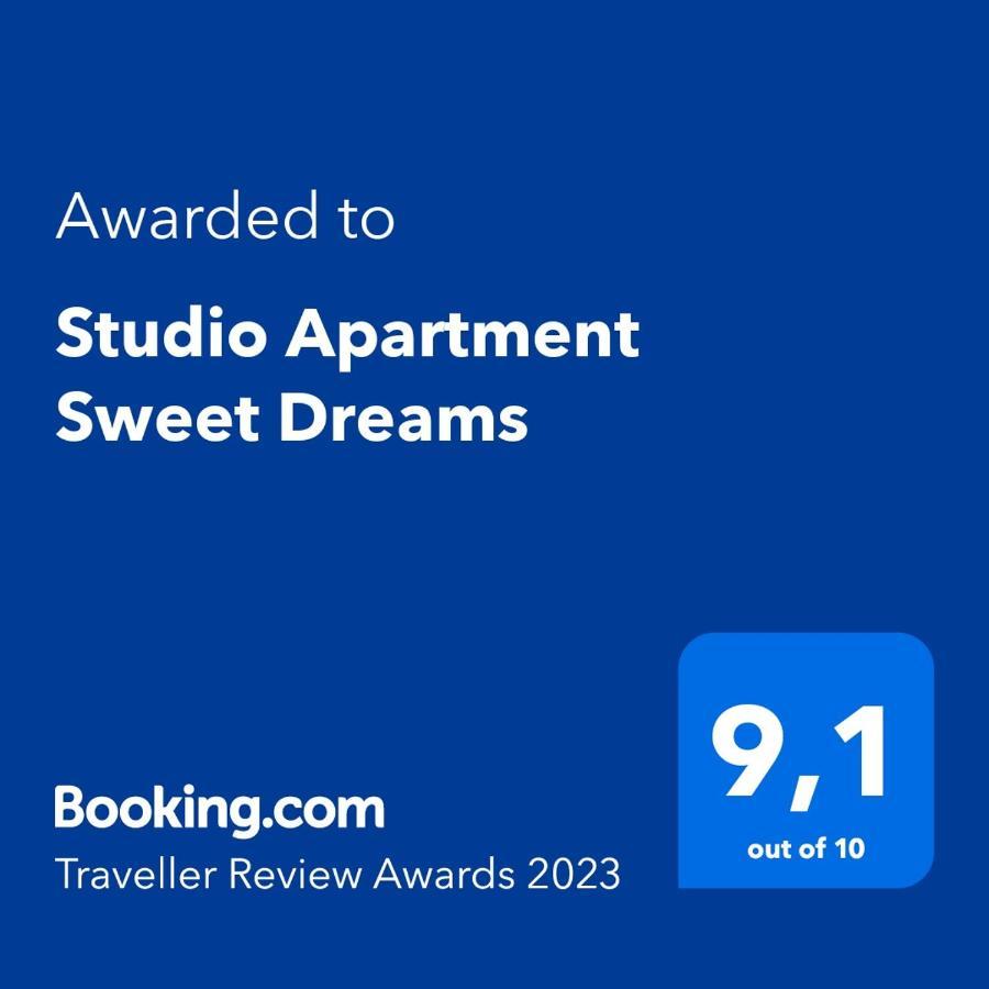 Studio Apartment Sweet Dreams Rovigno Esterno foto